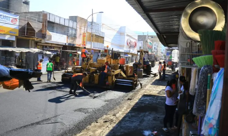 Ayuntamiento Victorense intensifica trabajos de rehabilitación de asfalto en la zona centro